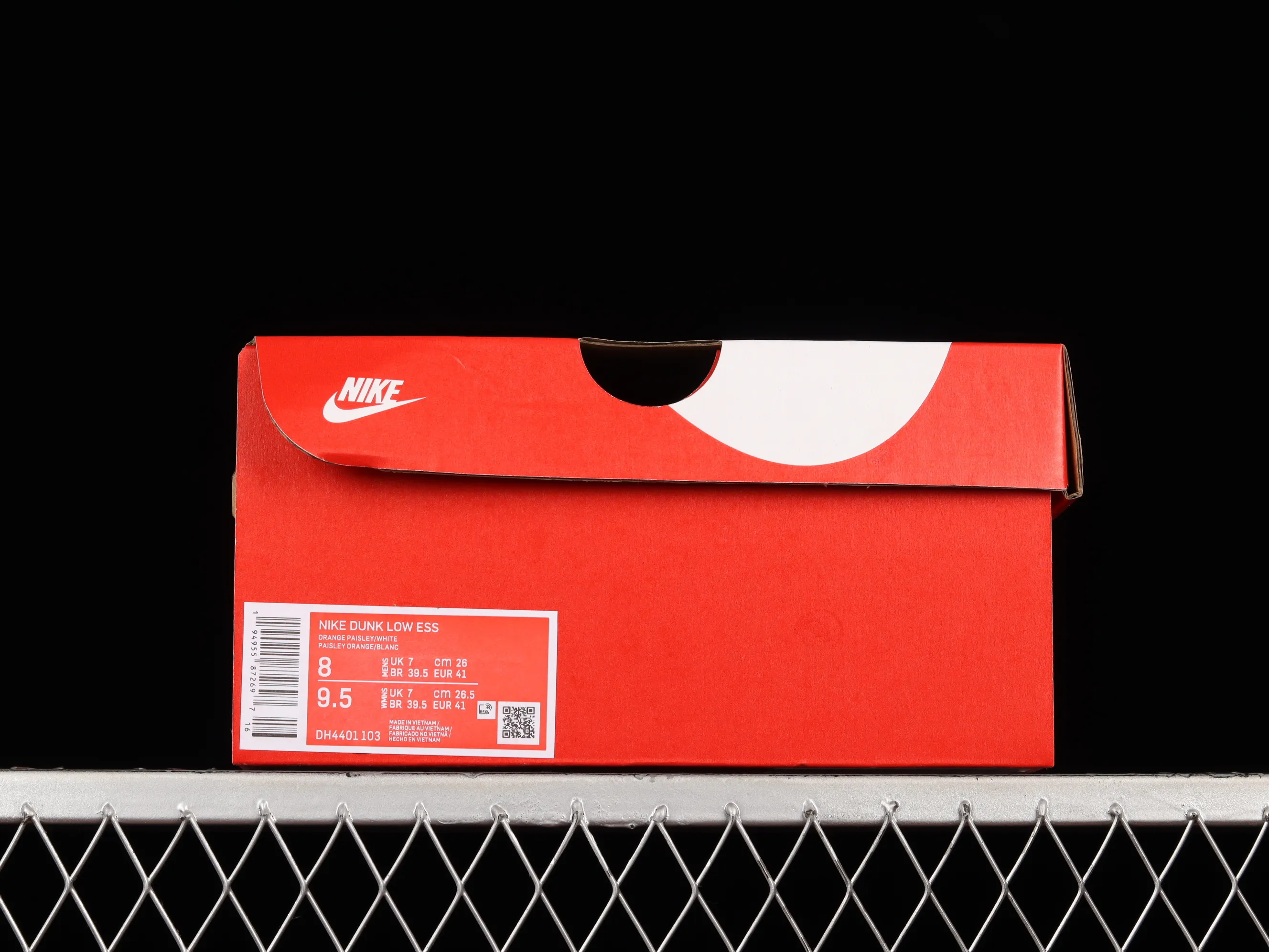 All Categories Nk SB Dunk Series Nk SB Dunk Low Low-top Sneakers F Version Nk Dunk Low "White Orange" Cashew Flower White Orange SB Smashed Backboard Fashion Casual Sneakers DH4401-103